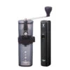 Hario Mobile Mill Stick Set Mit Smart G Mühle Schwarz 1 Hario Mobile Mill Stick Set Mit Smart G Mühle Schwarz -Café Séries Boutique 103921 103921 hario mobile mill stick set mit smart g muhle bl