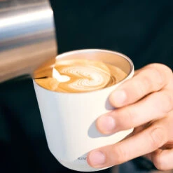 Kinto To-Go Tumbler 240 Ml Mit Stöpsel Weiss 9 Kinto To-Go Tumbler 240 Ml Mit Stöpsel Weiss -Café Séries Boutique 105560 105560 kinto togotumbler 240ml with plug white 4